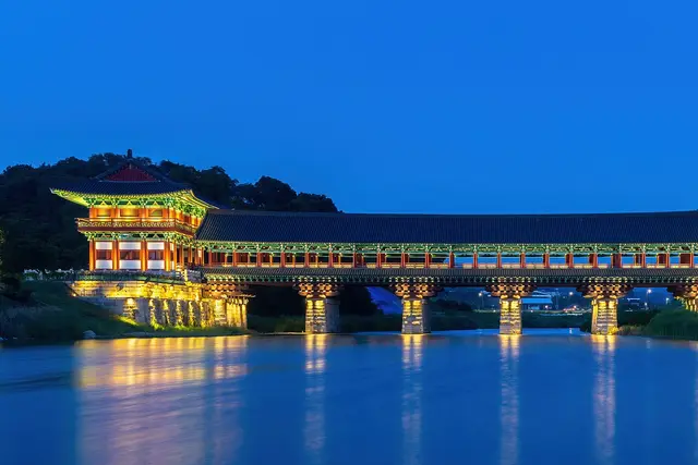 Woljeonggyo Bridge: Gyeongju Travel Guide — Gyeongju