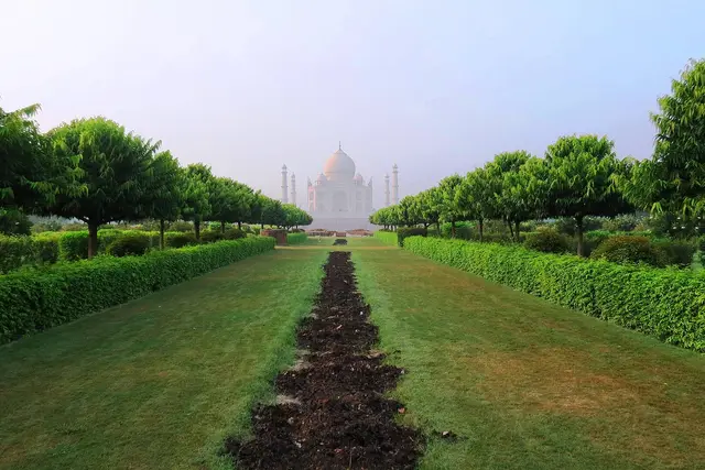 Mehtab Bagh: Agra Travel Guide (4.2★) — Agra