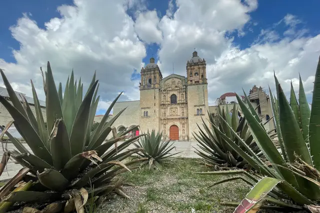 Templo de Santo Domingo de Guzmán: Oaxaca Travel Guide — Oaxaca