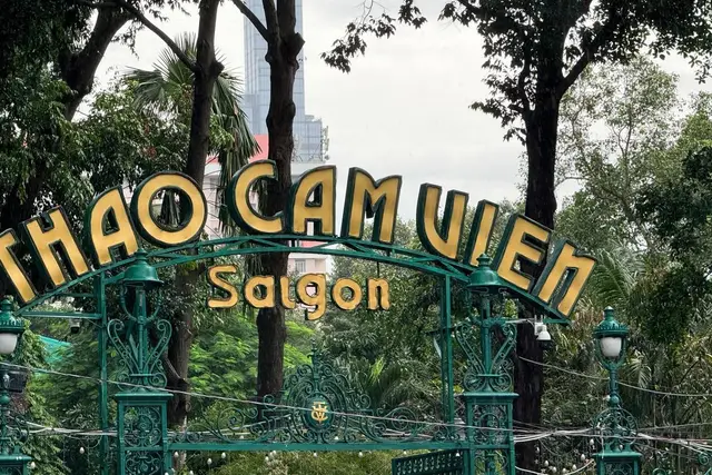 Saigon Zoo and Botanical Gardens (Thao Cam Vien): Ho Chi Minh City Travel Guide — Ho Chi Minh City