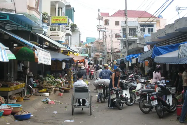 Phan Thiết Market: Mui Ne Travel Guide (4.3★) — Mui Ne