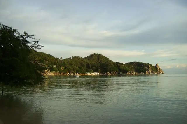 Chalok baan kao bay: Koh Tao Travel Guide (4.4★) — Koh Tao