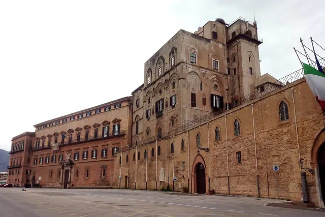 Palazzo dei Normanni: Palermo Travel Guide (4.5★) — Palermo