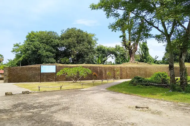 Fort Somba Opu: Makassar Travel Guide (4.3★) — Makassar