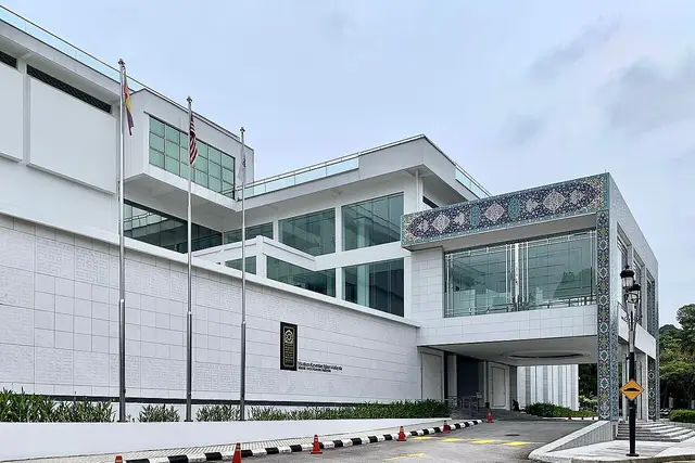 Islamic Arts Museum Malaysia: Kuala Lumpur Travel Guide — Kuala Lumpur