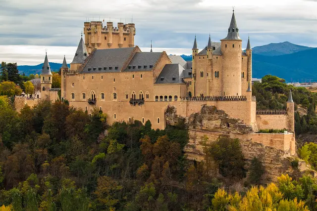 Alcázar de Segovia: Travel Guide (4.7★) — Segovia