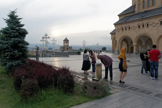 Holy Trinity Cathedral of Tbilisi: Travel Guide (4.8★) — Tbilisi