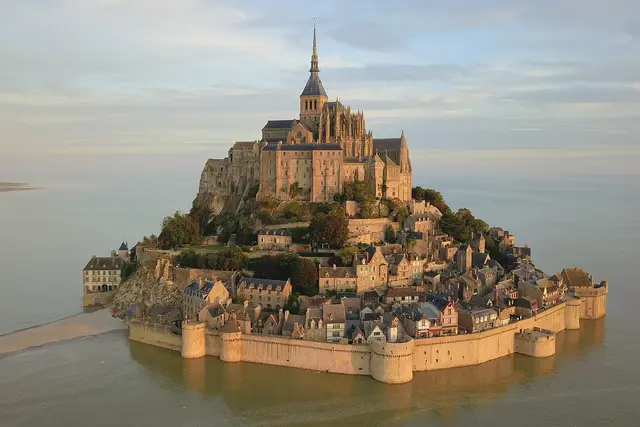 Mont Saint-Michel: Travel Guide (4.7★) — Mont Saint-Michel