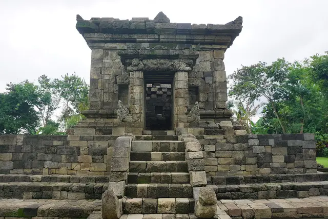 Badut Temple: Malang Travel Guide (4.5★) — Malang