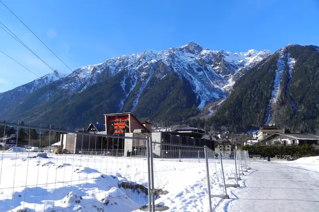 Téléphérique Aiguille du Midi: Chamonix Travel Guide (4.7★) — Chamonix