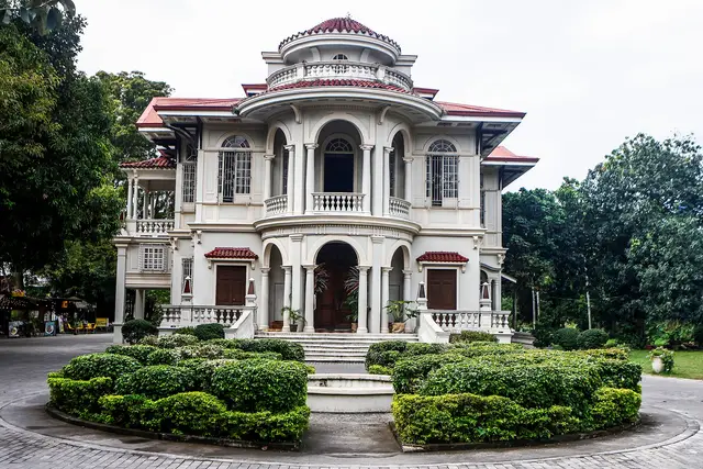 Molo Mansion: Iloilo Travel Guide (4.5★) — Iloilo