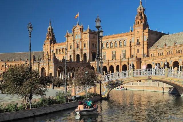 Plaza de España: Guía de viaje de Sevilla — Sevilla