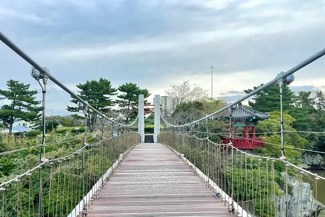 Yongyeon Suspension Bridge: Jeju Travel Guide — Jeju
