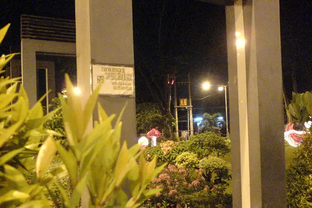 Bungkul Park: Surabaya Travel Guide (4.6★) — Surabaya