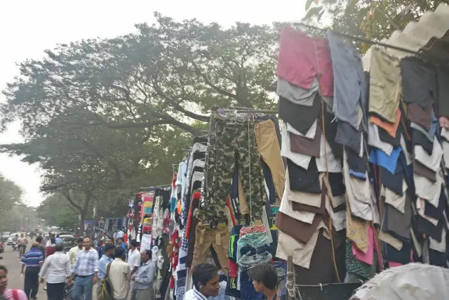 Fashion Street: Mumbai Travel Guide (4.0★) — Mumbai