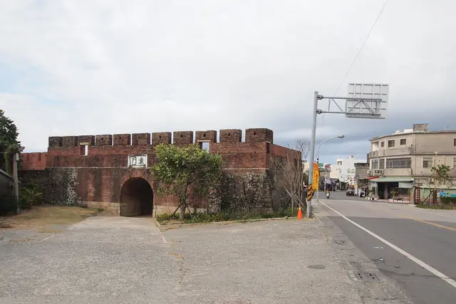 Hengchun Old Street: Kenting Travel Guide (4.2★) — Kenting