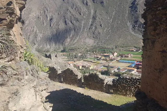 Sitio arqueológico Pinkuylluna: Ollantaytambo Travel Guide — Ollantaytambo
