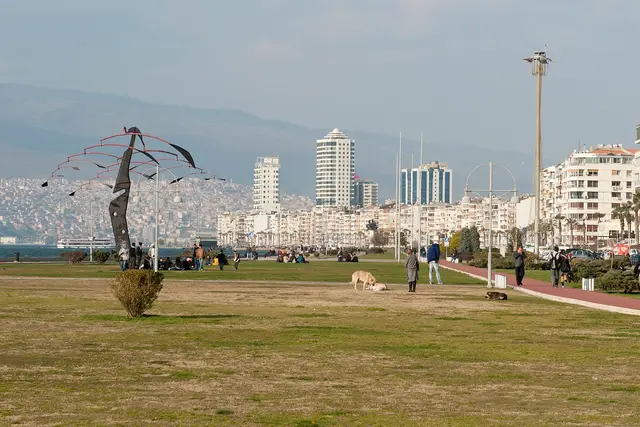 Kordon Alsancak İzmir: Izmir Travel Guide (4.5★) — Izmir
