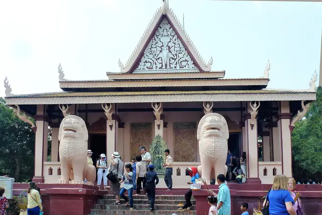 Wat Phnom Daun Penh: Phnom Penh Travel Guide (4.4★) — Phnom Penh